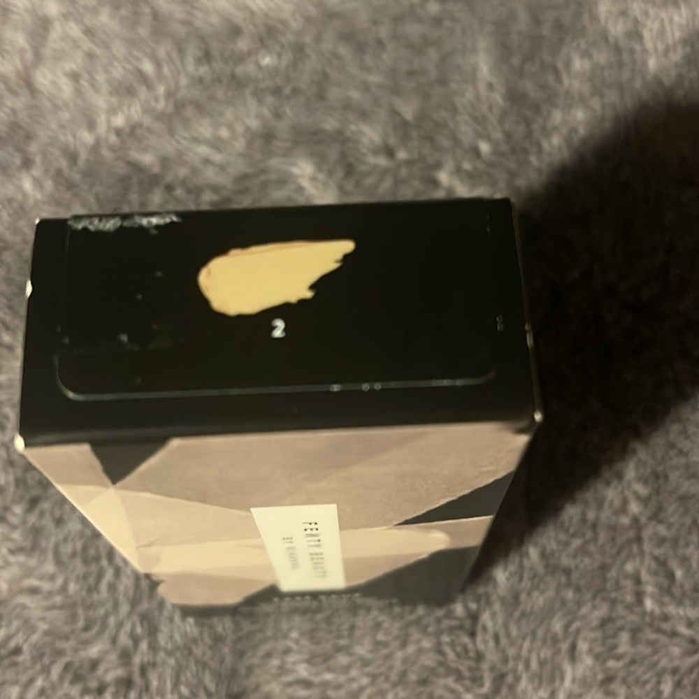 Fenty Shade 2 Eaze Drop Blurring Skin Tint - Picture 4 of 5